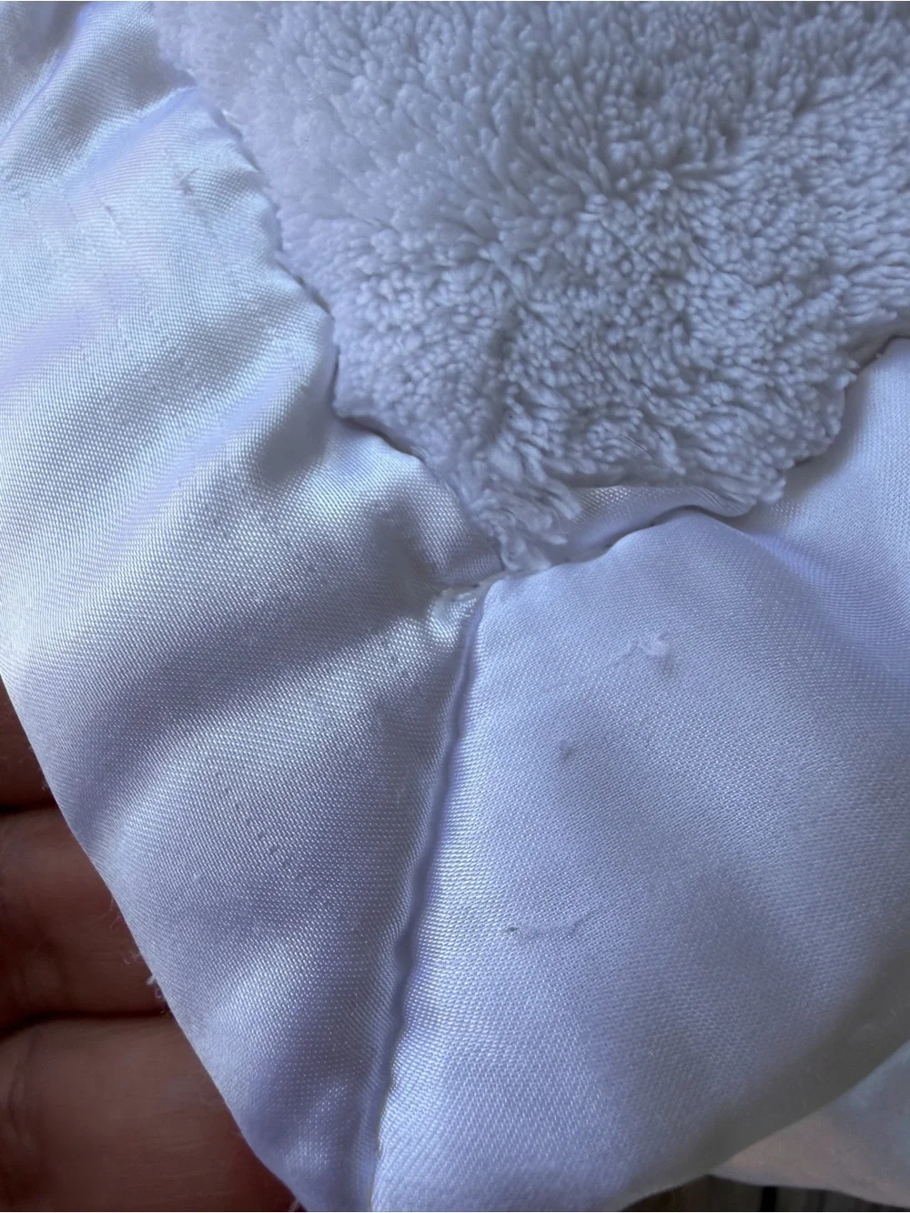 Simply Shabby Chic Satin Trim White Plush Blanket Rachel Ashwell Heavy F/Q GUC
